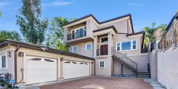 810 Mooney Drive