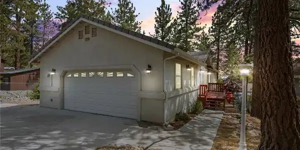 5399 Lone Pine Canyon