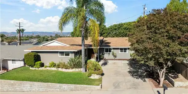 896 Moffatt Circle