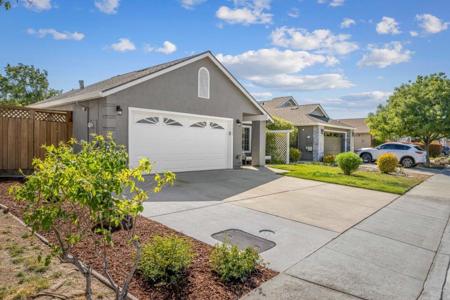 17437 Calle Del Sol