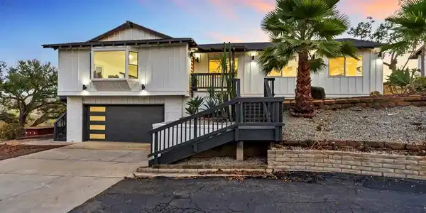 1029 Rainbow Valley Ct