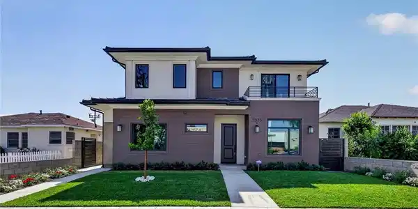 5935 Kauffman Ave.