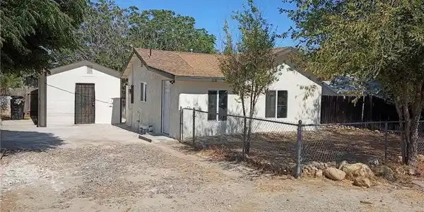 1058 N Hermosa