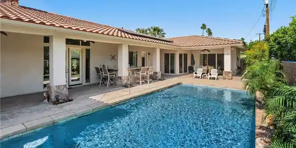 1221 Linda Vista
