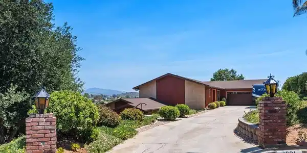 1601 Donalor Drive