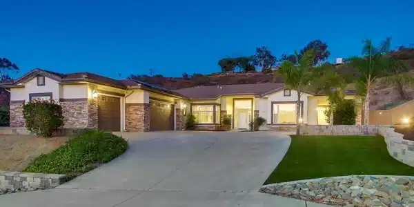 8933 Diamondback Drive