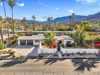 745 E Sunny Dunes Road