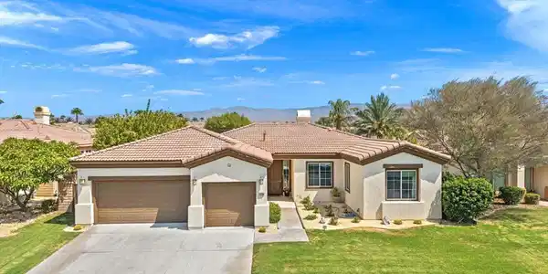 79786 Parkway Esplanade S