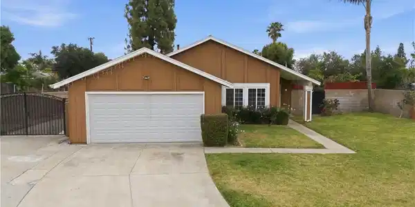 404 Pinewood Court
