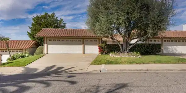 8052 Valle Vista