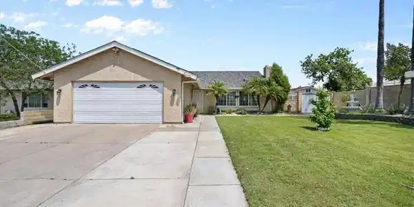 395 S Tamarisk Ave