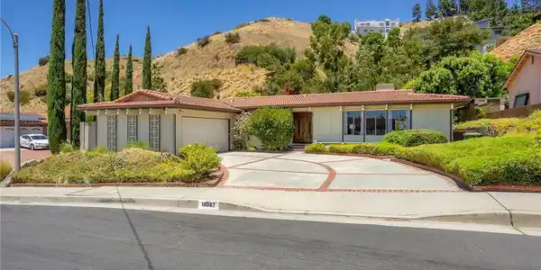 10087 Sully Drive
