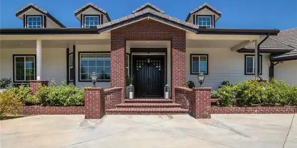 16261 Pineview Road