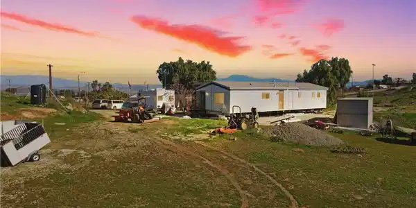 25099 Bundy Canyon