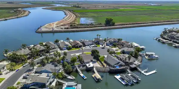 51 Discovery Bay Blvd