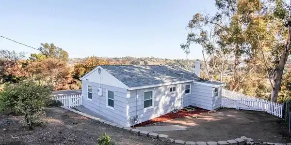 3875 Grandview