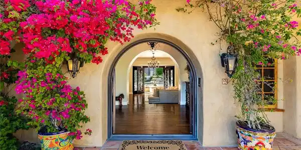 9 Maverick Lane