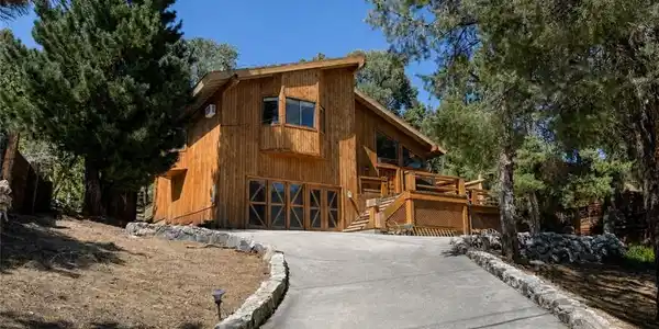 16421 Grizzly Drive