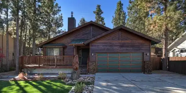 524 E Mountain View