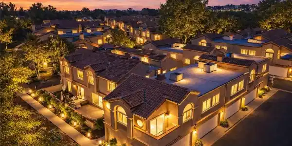 14748 Moon Crest
