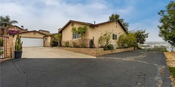 7233 Bel Air St