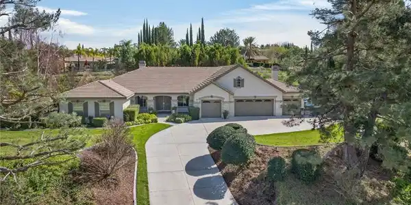 7470 Chateau Ridge Lane