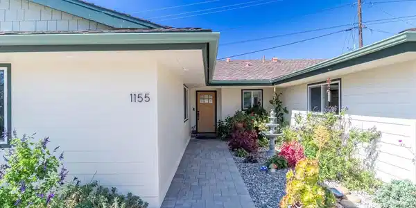 1155 Colina Vista
