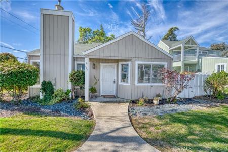 101 Marina Dr S.
