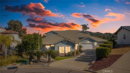30700 Spyglass