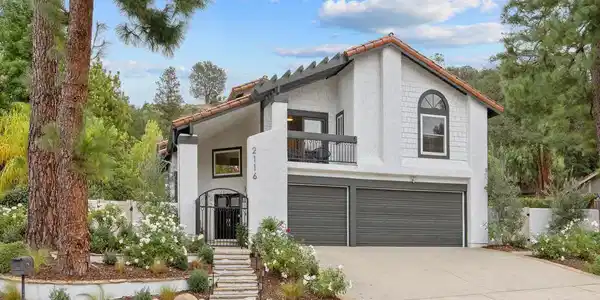 2116 Glastonbury Road