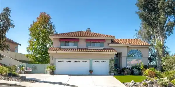 5174 Avenida De La Plata