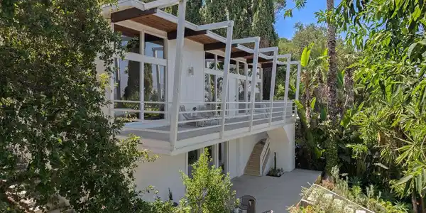 1335 Columbia Drive