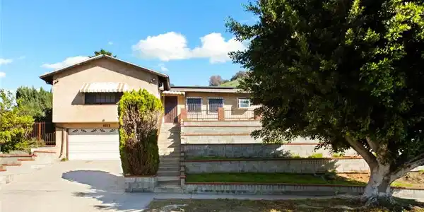 8216 Glencrest