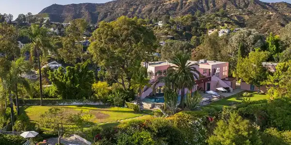 2980 Hollyridge Drive