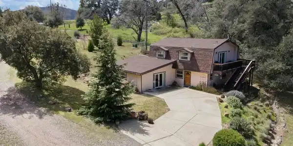 27369 Bobcat Trail