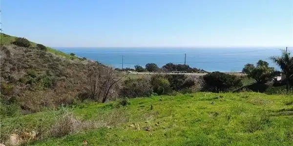 4750 Avenida Del Mar