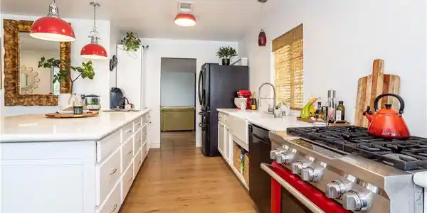 9525 Woodley