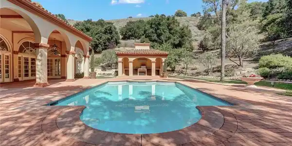 498 Lakeview Canyon