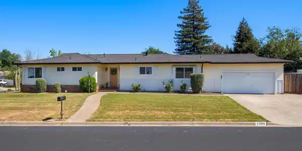 1394 El Camino Dr