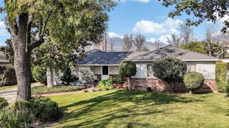 315 E Las Flores