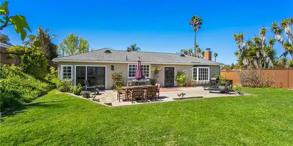 2964 Mountain View Drive