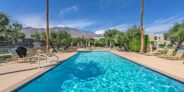 1409 N Sunrise Way