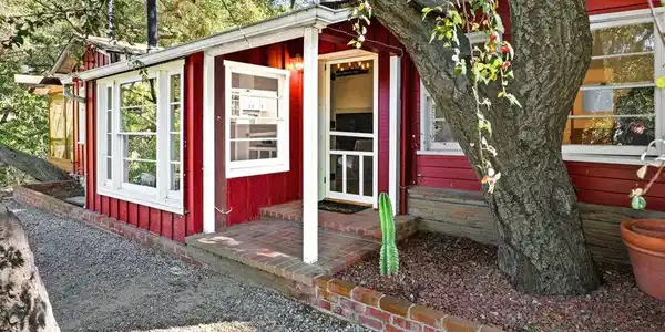 21042 Entrada Road