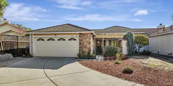 1054 Minoru Drive