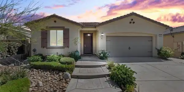 3937 Scarlet Oak Court