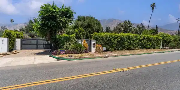 1225 E Altadena Drive