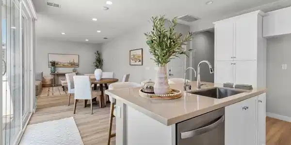 3930 E Crisanta Privado