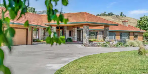 5885 Bruce Dr