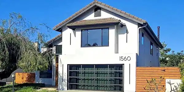 1560 Hawk View Dr