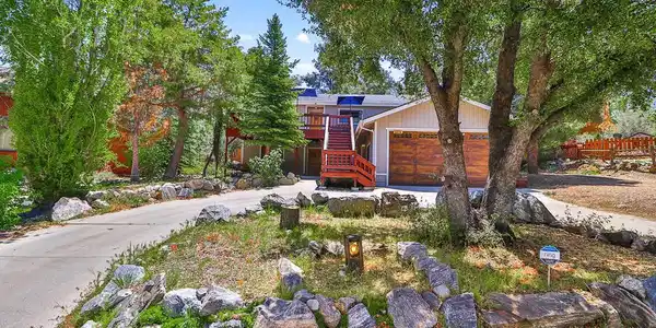 2216 Maplewood Way